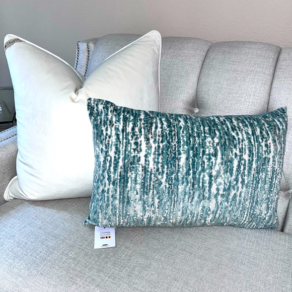 1-NWT CALDEIRA CUT VELVET DESIGN DECORATIVE PILLOW Read description for details - Picture 9 of 17